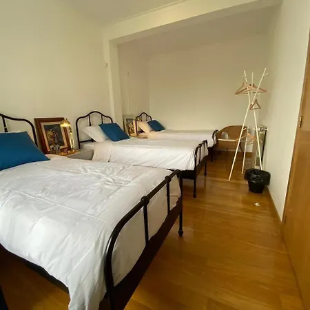 Fonte Branca - Largo Sra-a-branca Albergue *